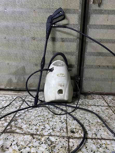 السلام عليكم فاره غسل شركه سلفر كوك الالمانيه لبيع فاره شكك شك كلش قويه بقدرة1200واط حقيقي و90بار على فحص جاهزه ل اخير السعر 35 قفله مكاني بلديات صحفيين رقم الهاتف ***********
