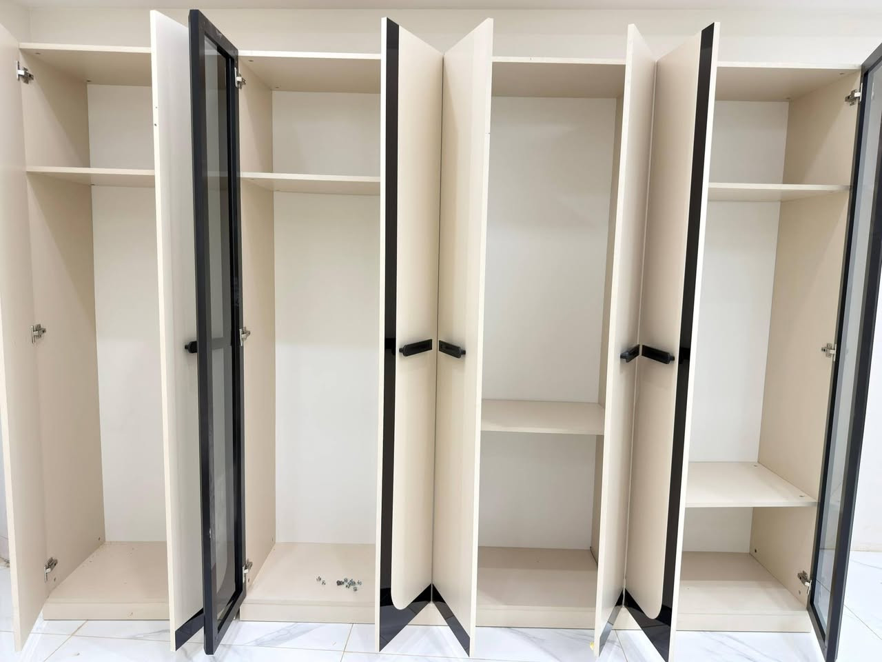 *تم بعون الله وصول موديل*        
*♦️♦️♦️فيروزه     بلاص ♦️♦️♦️*

*❇️ 7قطع          كنتور وملحق*
*❇️ سرير مخزن*
*❇️ ميز تواليت ضخم* 
*❇️ إناره بالكومديات*
*❇️ شغل ممتاز وأصلي* 
*❇️انار في ميز تواليت*
*❇️انارة في كنتور •                  
السعر القديم 
السعر الجديد 
الشد والنقل داخل بغداد مجاني 
حجز وستفسار وتساب 
***********
