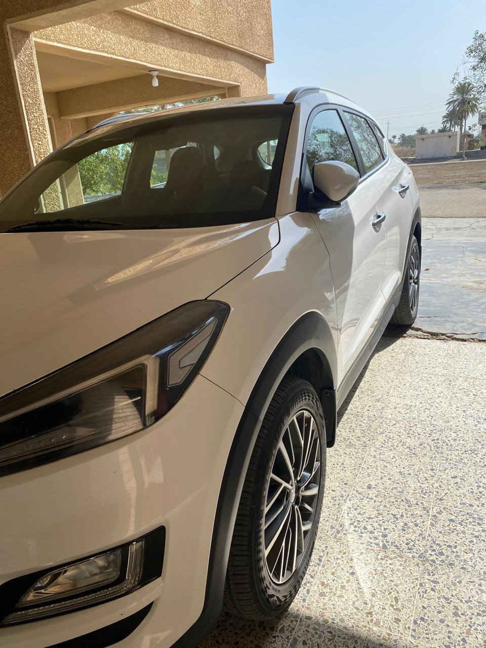 سلام عليكم للبيع توكسان  2019خليجي مكفولة من الصبغ وكفالة الگير ومحرك مواصفات بصمه شاشه كبيره 5عدسات حساس أمامي وخلفي داخل صاج كراسي2كهربائي واشاير بالمري عدسات فول LED مري شفط وبصمات عدد2 رقم بغداد بأسمي 
ملاحظه بارد شبر بالجاملغ الأيمن الأمامي
العنوان الفلوجه 
للاستفسار أكثر الاتصال على الرقم ***********
