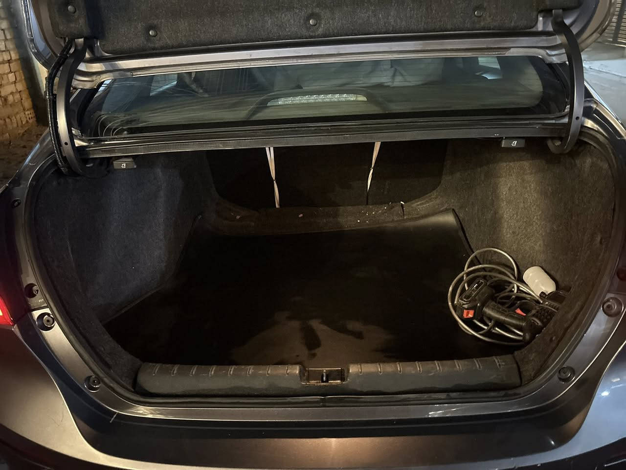 السلام عليكم من رخصة مدير الكروب سيارة هوندا انسايت موديل 2022 السعر 140 $ وبيها مجال قليل حك الجيك وبالخدمة وارد امريكي الضرر الباب خلف السائق والجاملغ فقط راسلني ادزلك صور الحادث  المواصفات 
رادارات جانبية
مثبت سرعة
دخول ذكي
تشغيل عن بعد
حساس جامات 
مانع انزلاق و مواصفاتها هواي ممشى السيارة 35ميل 
للتواصل *********** والرقم يوجد ايضا تواصل واتس
