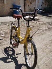 بايسكل للبيع بسعر مناسب ماا ناقصه شيء بس سيبايه والسعر 60وبي مجال بسيط...
