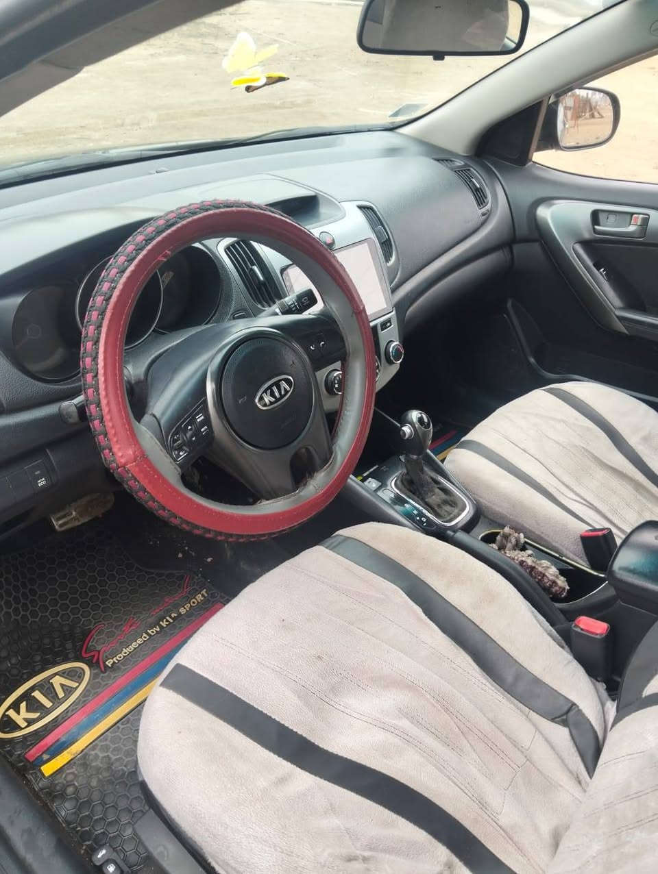 سلام عليكم ورحمة وبركاته اخوان عندي سياره فورتي اللبيع سياره واردها جاملغ امامي سياره جاهزه سياره كامله مواصفات ماعدت البصمه سياره محرك كير بجيس محرك 1800سياره صدر امامي خلفي جديد حداديه جديده تخم تاير سياره موديل 2011مكان ابوغريب حي شهدا سعر 97وابيهة مجال ***********هاذا رقم الاستفسار وابي واتساب
