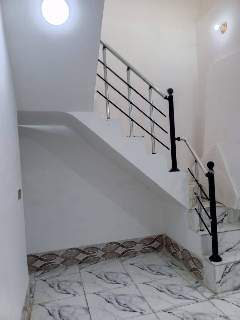 بيت للايجار  ١٠٠ متر في حي النداء طابق واحد خريطة كاملة البيت جديد زيرو العنوان حي النداء شارع المجمعات شارع ٦٠ العرضي مقابل جامع الاحسان للاستفسار اكثر الاتصال ***********
