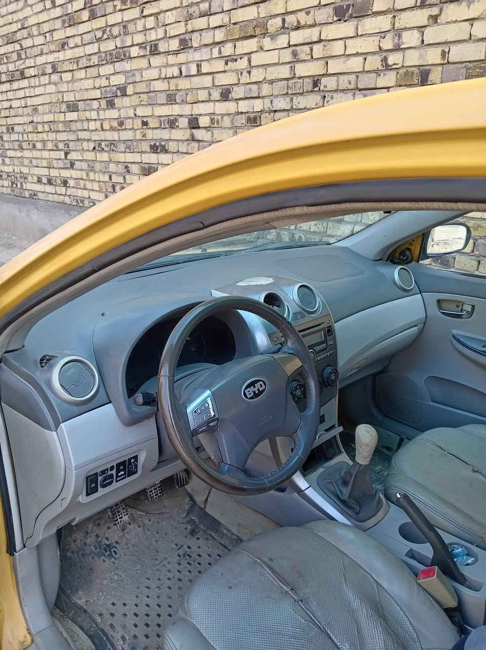 بيوايدي 2013 مكينة ياباني كير عادي مصفر هيئة وغرامات رقم بغداد انكليزي
 السعر 38 ورقة ***********
