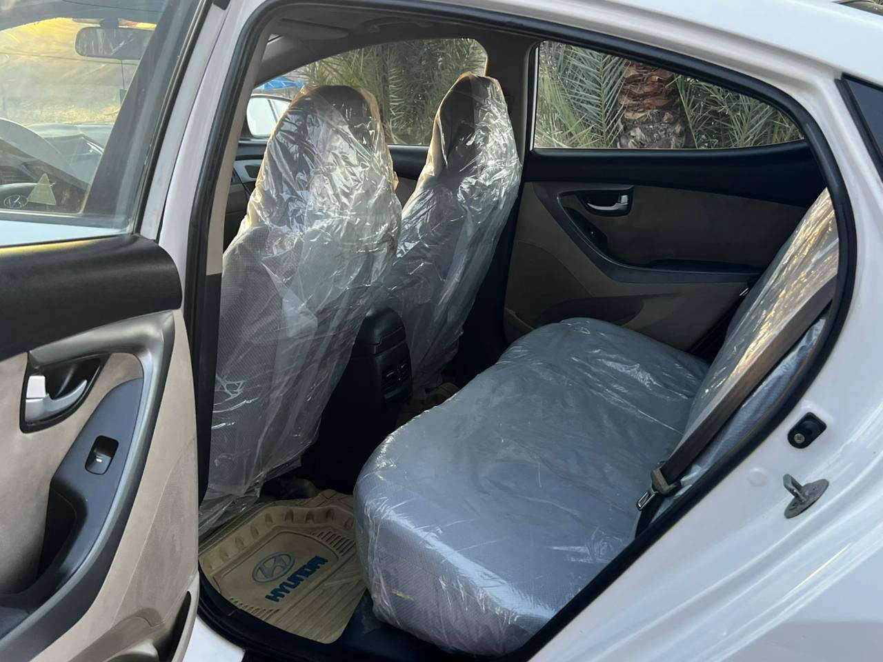 السلام عليكم 

بيع _مستعجل

هونداي النترا  موديل 2015
وارد خليجي فول مواصفات عدا البصمه
كفاله عامه من ضربه وتبديل وصبغ عدا البارد الي مذكور  بالسونار

محرك حجم 1800 شرط

كير AT شرط

صدر خلفي امامي جديد
تخم تاير خلفي امامي جديد
غرفه جديده 
رقم بصره دولي بأسمي مشروع وطني 
شرط التحويل 
تبريد قطعتين 
فتحه سقف
مري شفط 
اشاير بل مري 
تحكمات ستيرن 
مودات قياده 
تدفئه تبريد فول شرط 
السعر (122) وبيها مجال شي قليل 
الشراي يتصل 

*********** 
متواجد عالفيس
