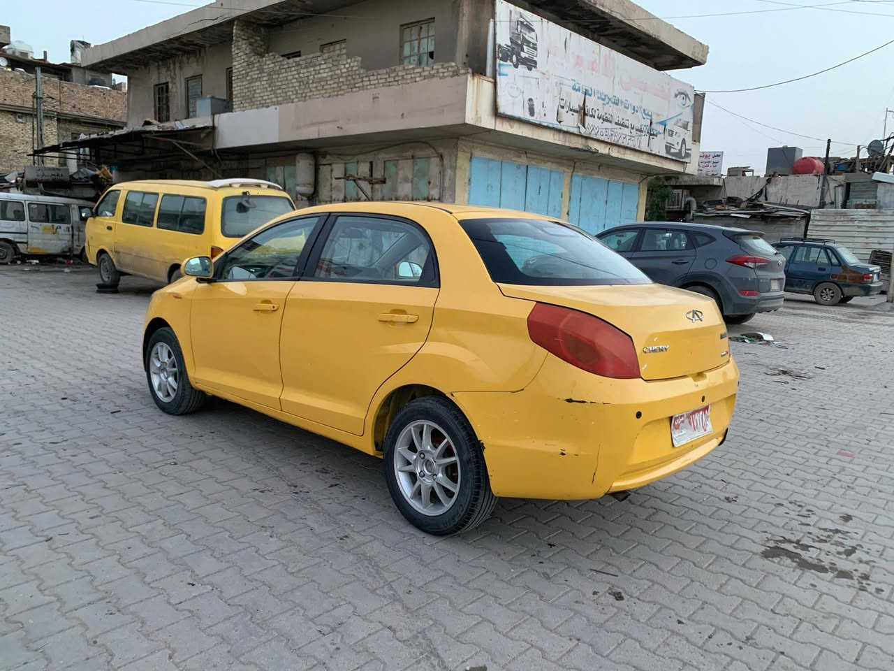 سلام عليكم
للبيع شيري فلاوين 2013 الشركه العامة للسيارات
 السيارة جديده محركها جديد لاتبخير ولاتنقيص كيرها جديد تخم تاير باتري جديد داخلها بلادي حدادية أمامي خلفي جديد هيئه مصفره وغرامات مصفره مكفوله من الضربة والصبغ وتحويل مباشر مكانها بغداد مدينة الصدر السعر ٢٨ وبيها مجال قليل الشراي يتصل ***********
