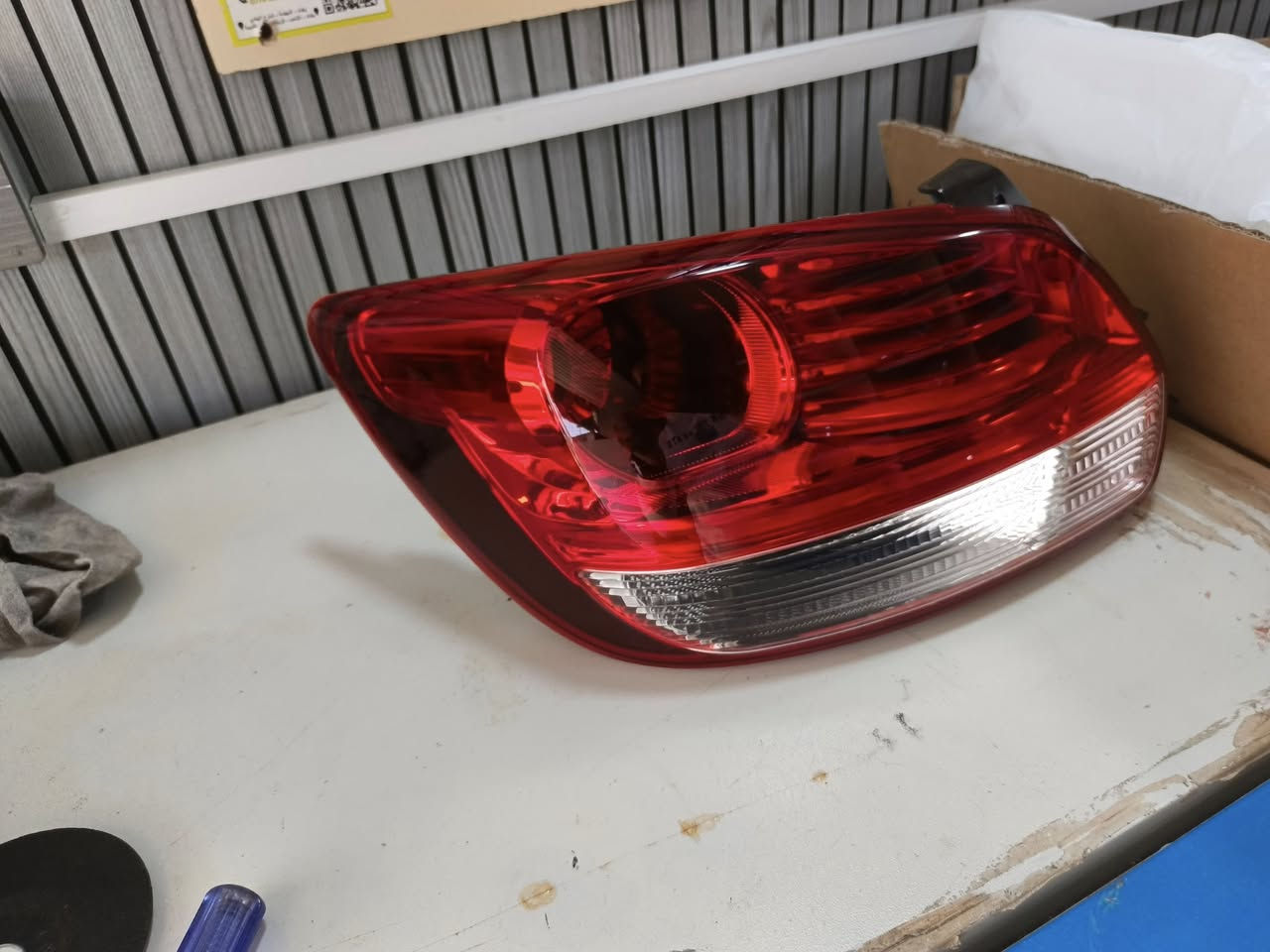 يا الله السلام عليكم يتوفر لايتات وبك لايتات وجام لايتات كيا بيكاس وأيضا يوجد شباك أعلى وأسفل العنوان كم ساره ***********
