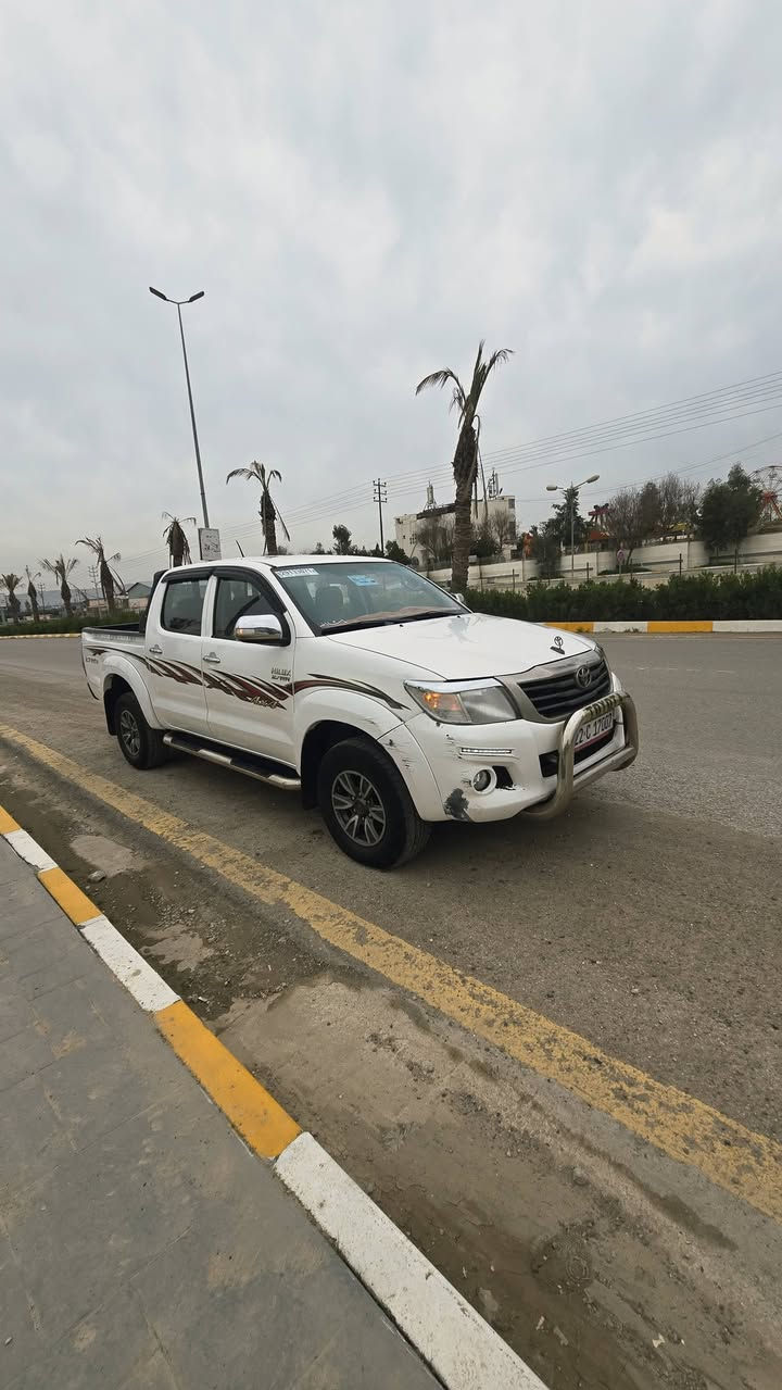 سلام عليكم بيكم للبيع فورويل 2012 بيها ملاحظات فقط بارد السعر 195 بيها مجال  *********** // ***********
