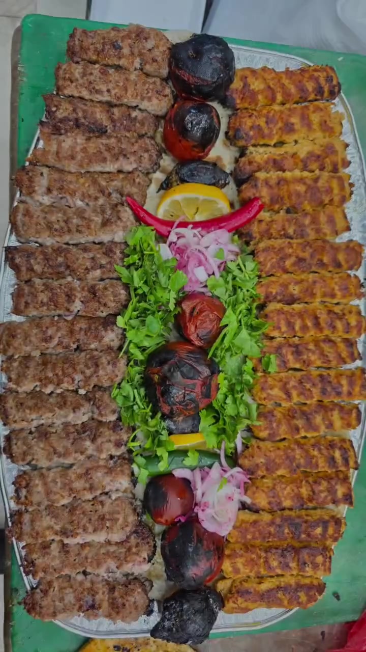 قد يلفتكم انتابهكم المنشور... لكن الذي سيجعلكم تعودون إلينا هو الطعم.
إذا عجبك الطعم... هذا أكبر إعلان إلنا.

#العنوان شارع 40، مدخل شارع القيادة، مقابل مصرف التنمية
رقم الهاتف ***********
