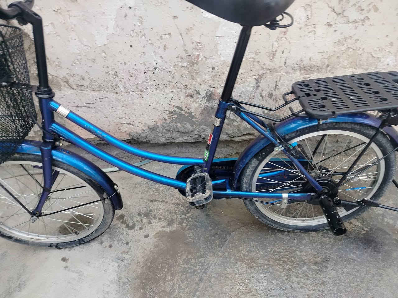 بايسكل للبيع سعر سعر 70 وبي مجال + القبق مصبوغ  + عنواني بغداد الكماليه شارع الجامع   +بم هديه


**إذا كنت صاحب هذا الإعلان وتريد حذفه لأي سبب، رجاءا أرسل رسالة إلى الدعم الفني**