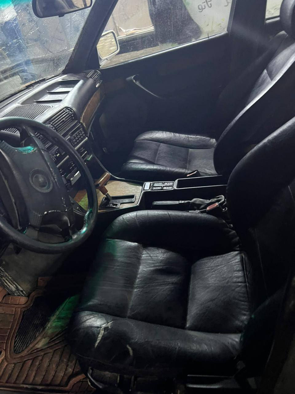 @الجميع مكلف بل نشر التواصل على رقم /***********
السلام عليكم للبيع. بي ام 700 مديل 1992اصل سكليتر كهربا. محرك وكير مكفول بيه 35حداديه. خير من الله ويل خليه غرفه جلد اسود سياره متعوب عليه سعرها 40وبيها مجال مكان السياره النجف
