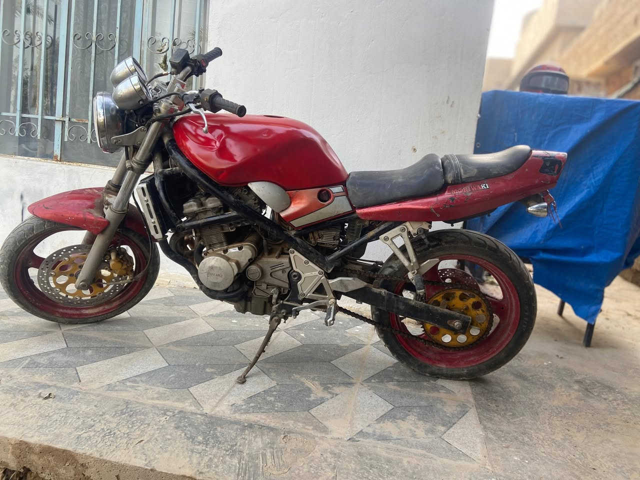 السلام عليكم بطح ساسوكي ربع 250cc الدراجه كطعت نار ماعرف شبيها ابيع كوم حديد 250 وبيها مجال مكاني تكريت القادسية رقم***********
