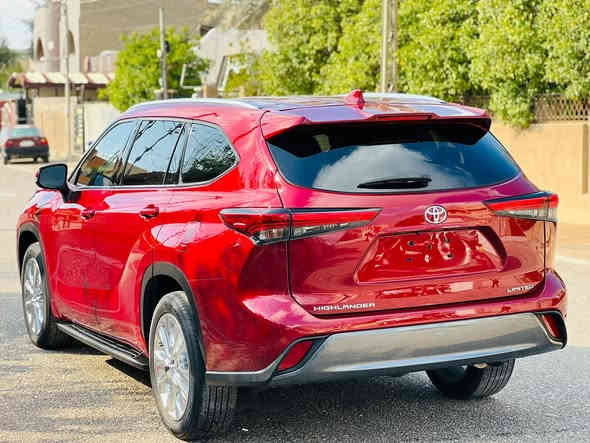 السلام عليكم 
تيوتا هايلندر 2022 بانزين (6)سلندر وارد أمريكي
السياره جديده جداً بيها ربع دعامية فقط
  ماشيه (٨٠) الف 
و فئته (limited)مواصفات 

🔴بصمه تشغيل
🔴بصمه ابواب 
🔴فتحه سقف 
🔴تشغيل عن بعد 
🔴داخل اسود 
🔴شاشه كبيره بلاديه 
🔴كامره خلفيه بلاديه 
🔴صندوق كهرباء
🔴تحكم ستيرن 
🔴رادار امامي 
🔴رادارت جانبي 
🔴كشن كهرباء 
🔴3وضعيات قياده 
🔴نضاهم HOLD
🔴منافذ شحن تايبسي 
🔴شاشه تبريد خلفيه 
🔴كشنات جلد 
🔴تدفئه تبريد كشنات 
ومواصفات الهايلندر معروفه و السياره بالحقيقه احلا من صور 
السعر/ ٣٨٠ ورقه مجال قليل
 للاتصال//***********
