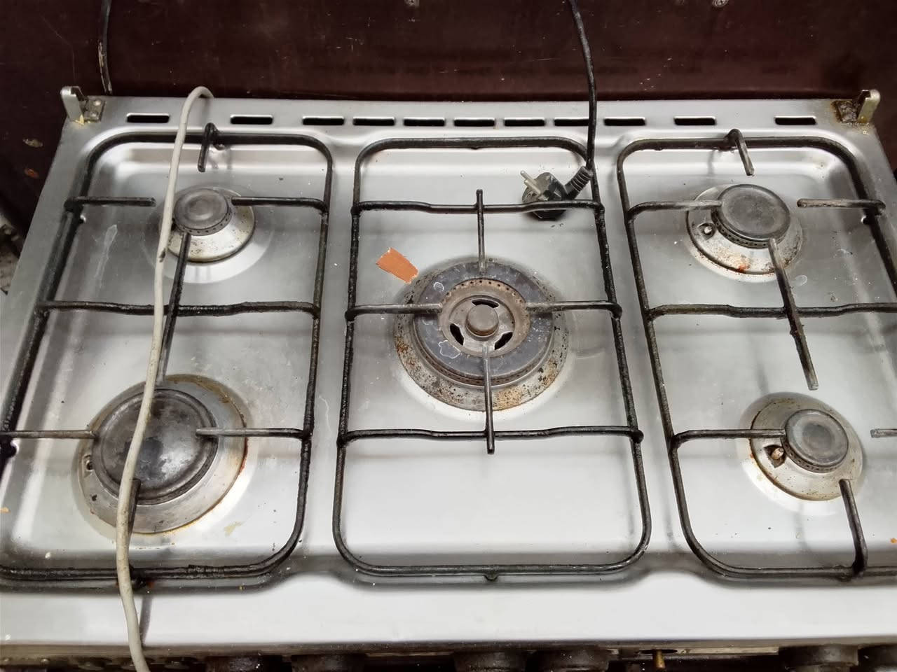 السلام عليكم
الثلاجه ب50
الطباخ ب50
المبرده ب 25
مكاني حي الخطيب قرب أسواق تفاحه هاتف ***********
