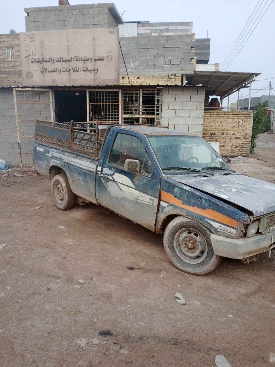 نيسان 91. رقم قادسيه مشروع وطني بسمي السياره شغاله بس تريد ترتيب ***********
