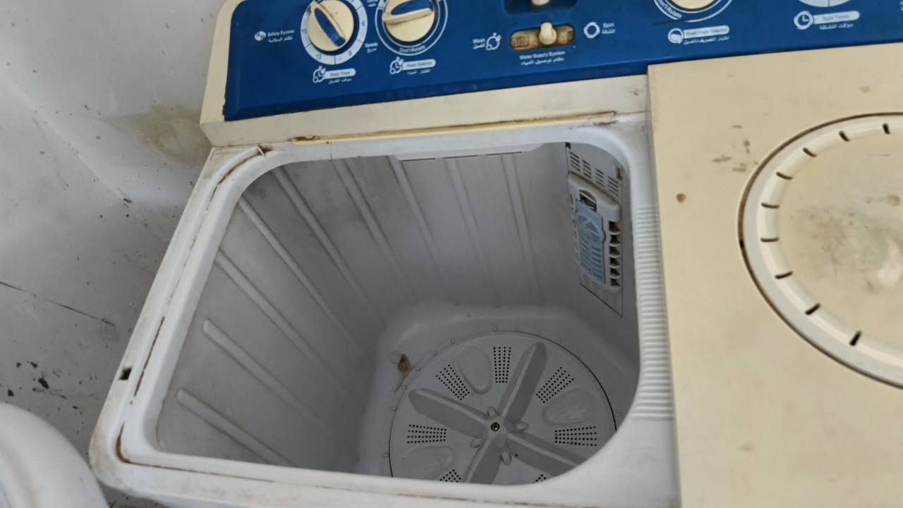 غسالة البيع نضيفة
السعر 30
ملاحظة فقط التجفيف ميشتغل 
العنوان نجف حي الميلاد ***********
