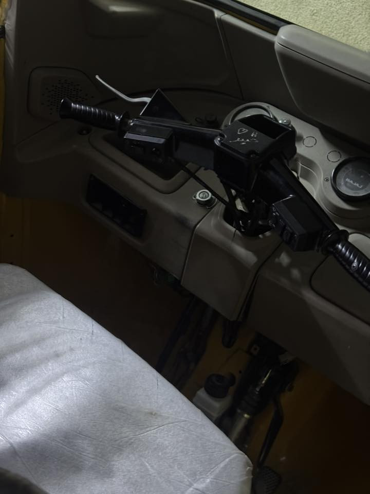 موديل 22 ،رقمها 27 مميز,سعرها 7800بيها مجال 
بترابها  وتكتك ما طالعة للشارع يرادلها ترتيب، وهذه رقمي ***********
مكاني بعقوبة التحرير
