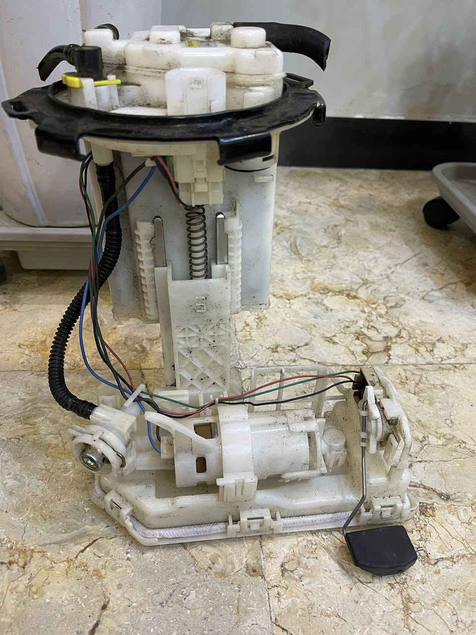 قاعده فيتبم كورلا اصليه من موديل 2019-2025سعر 110الاستسفار ***********
