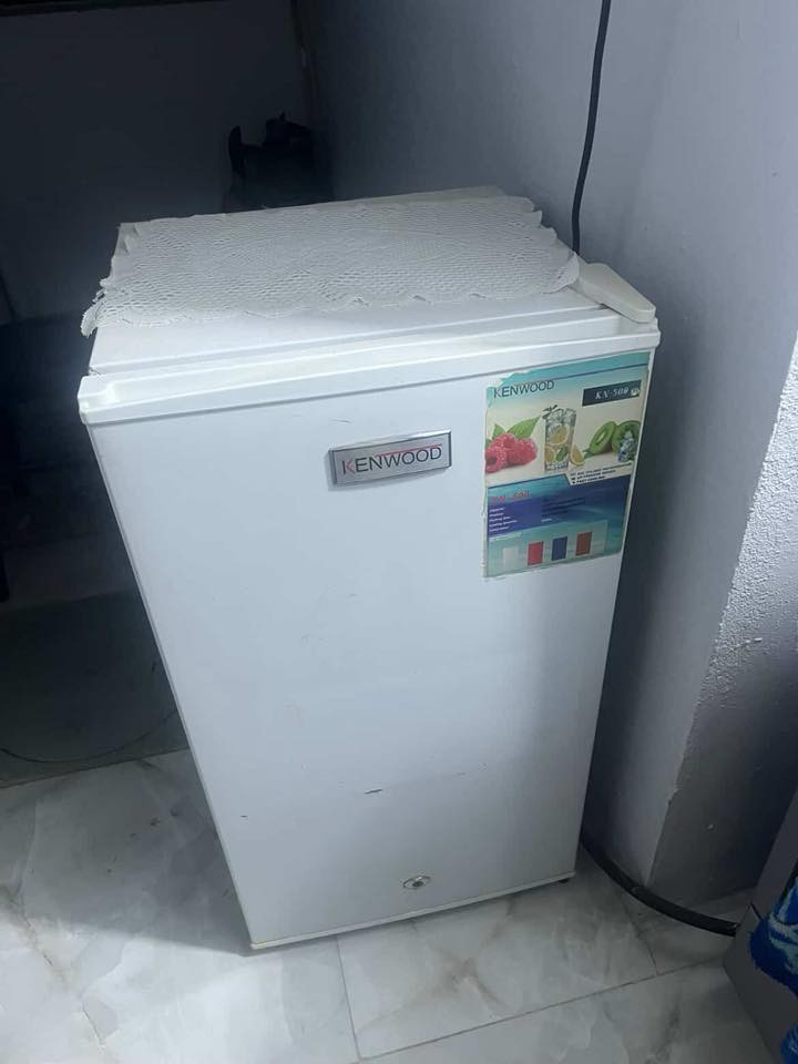 السلام عليكم عدي مجموعه غراض للبيع 
ثلاجه حجم ٦ قدم جديده مستخدم قليل كلش السعر 100
جهاز جري جديد استخدام قليل كلش السعر 250
زحليكه 60
سياره شغاله نقصه باتري كاعد السعر 100
مكاني بغداد مجمع بوابه الكاضميه 
***********
