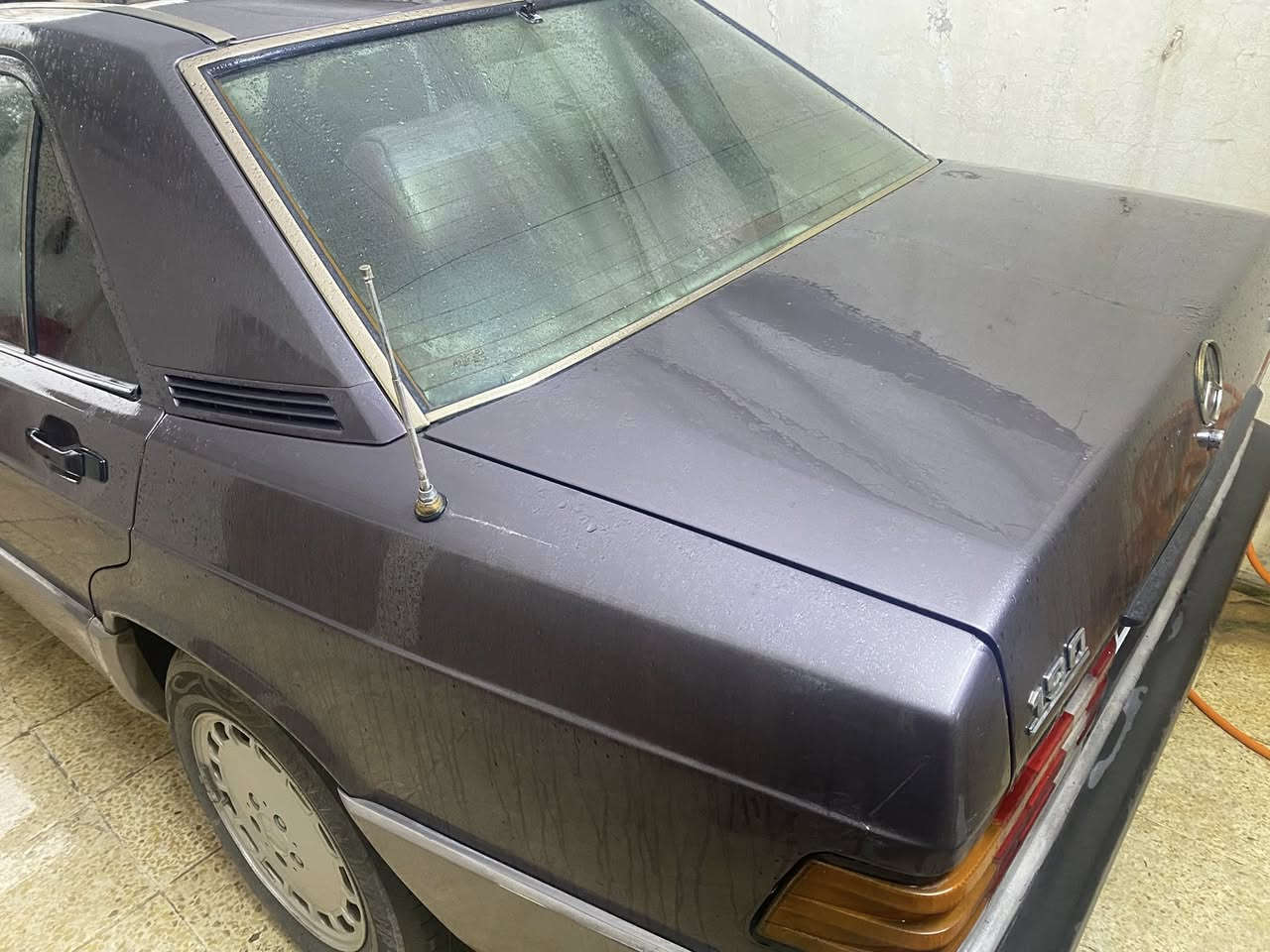 موديل 92سنويه 27هزا جديده  تبريد تدفئي تايرات جديده باتري جديد صدر امامي خلفي جديد محرك ونجي V6 جامات كهراب 4فته سقف بس عاطله ماتشتغل المحرك بس صوت صطرب مال بستن السعر 44 مكان السياره موصل حي العربي 
شرط التحويل رقم مسطرا الجديد ***********
