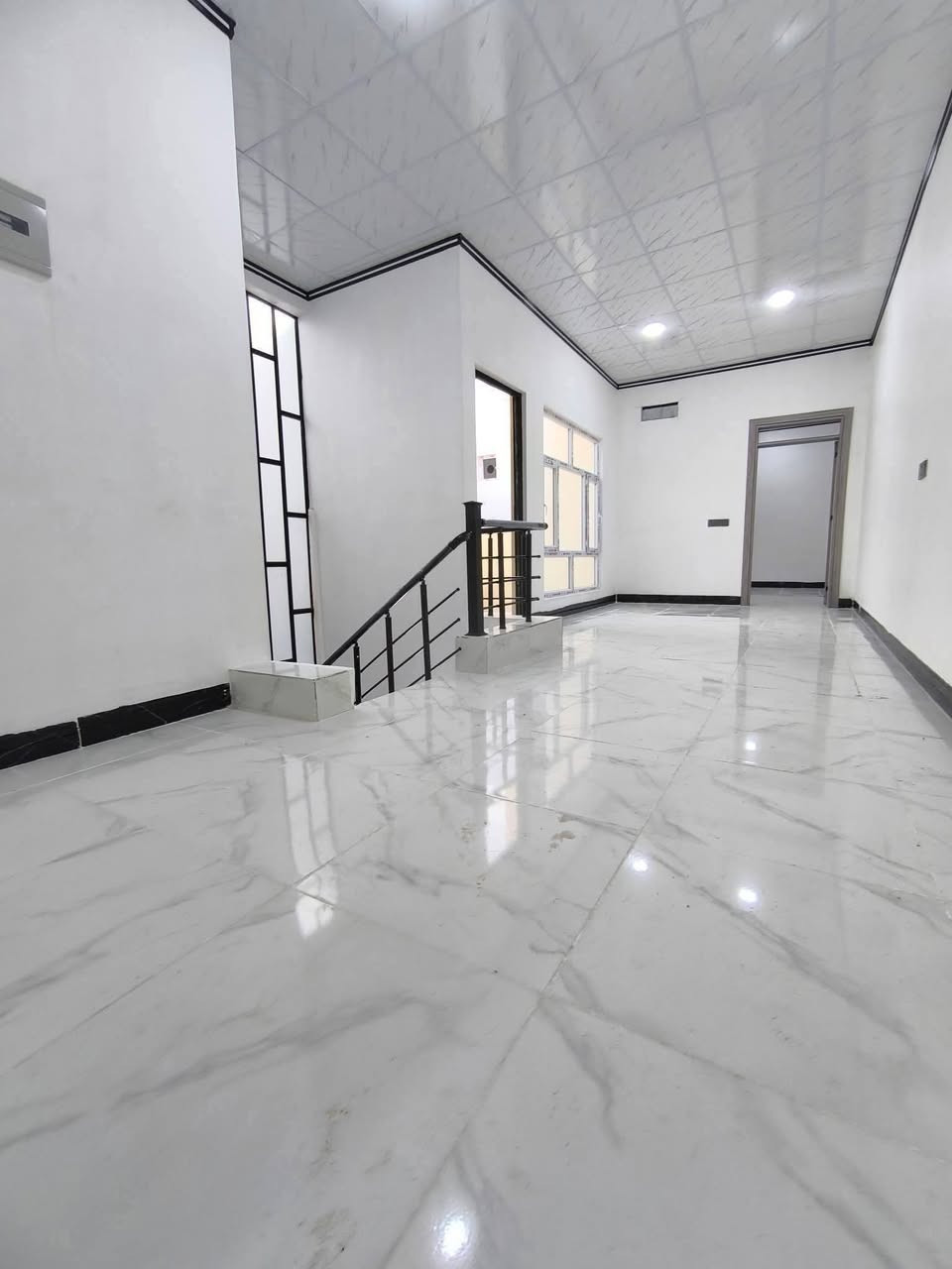 #عروض_مكتب_الدار_للعقار
دار للبيع

الملايين الثانية

خلف افران تبارك

المساحة 120 م واجهة 6 م

ط1)) غرفتين نوم واستقبال وصاله ومطبخ وصحيات

ط2)) غرف نوم سويت وصاله

اساس بادلو وبناء درجة نظام دكتات كاميرات 

خدمات كامله ماء كهرباء تبليط

سند زراعي قرار 25

بناء حديث وتسليم فوري

للاستفسار أكثر اتصل على الأرقام او 

 مراجعة مكتب الدار الكائن في بناء الجاهز مقابل الكمرك 

***********

***********

***********
