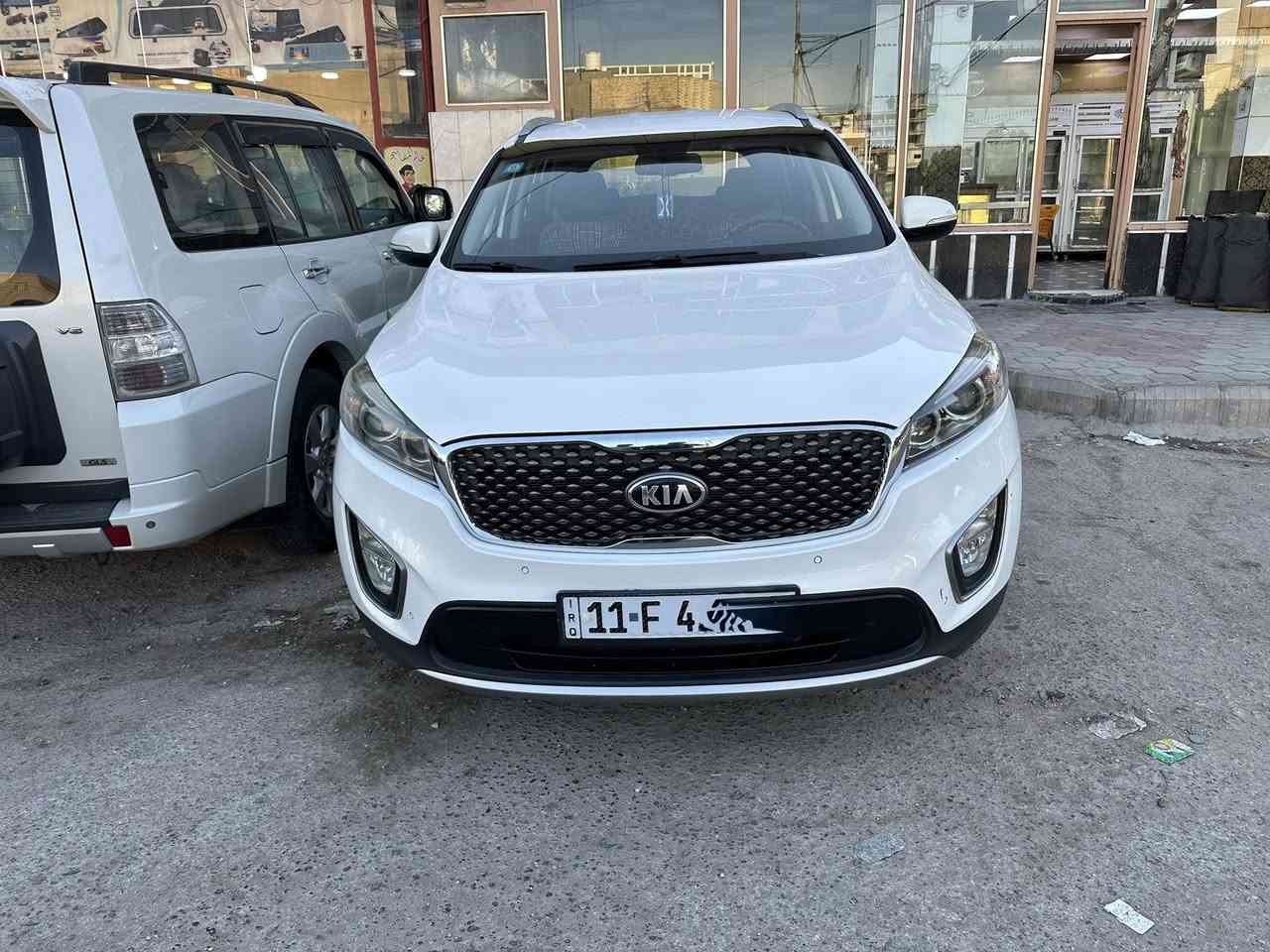 كيا سورنتو 15 شكل 2016 خليجي رقم بغداد الماني
 محرك 4 دوش2400 ماشيه 230 
المواصفات فول ايرباك   +ترحيب +شاشه وكامره +نظام خرائط+مري شفط +حساس امامي +خلفي +سبعه راكب +ثلاث قطع تبريد +ويل كروم +وباقي المواصفات الاعتياديه 
السياره كفاله عدا بنيد مبدل اصلي 
السياره معروضه بسعر حلو ١٧٠ $ 🔴
رقمي*********** 📱اتصال
العنوان النجف
