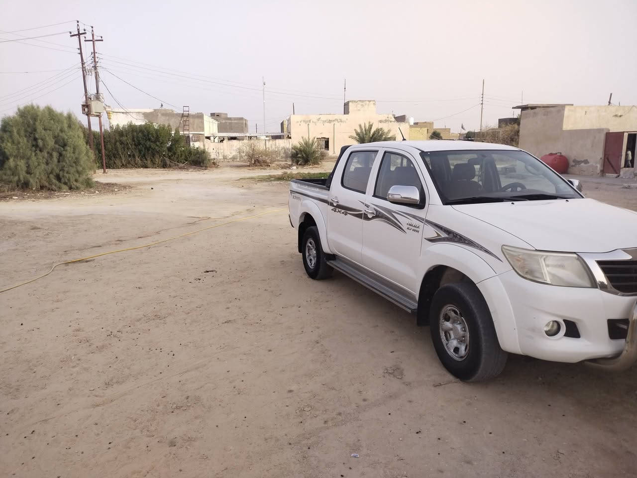 السلام وعليكم سياره للبيع فور ويل 2015 مكفوله كفاله عامه بيه ضربات بصيطه مكان السياره السماوه الخضر السعر (215) بيه مجال بصيط ***********
