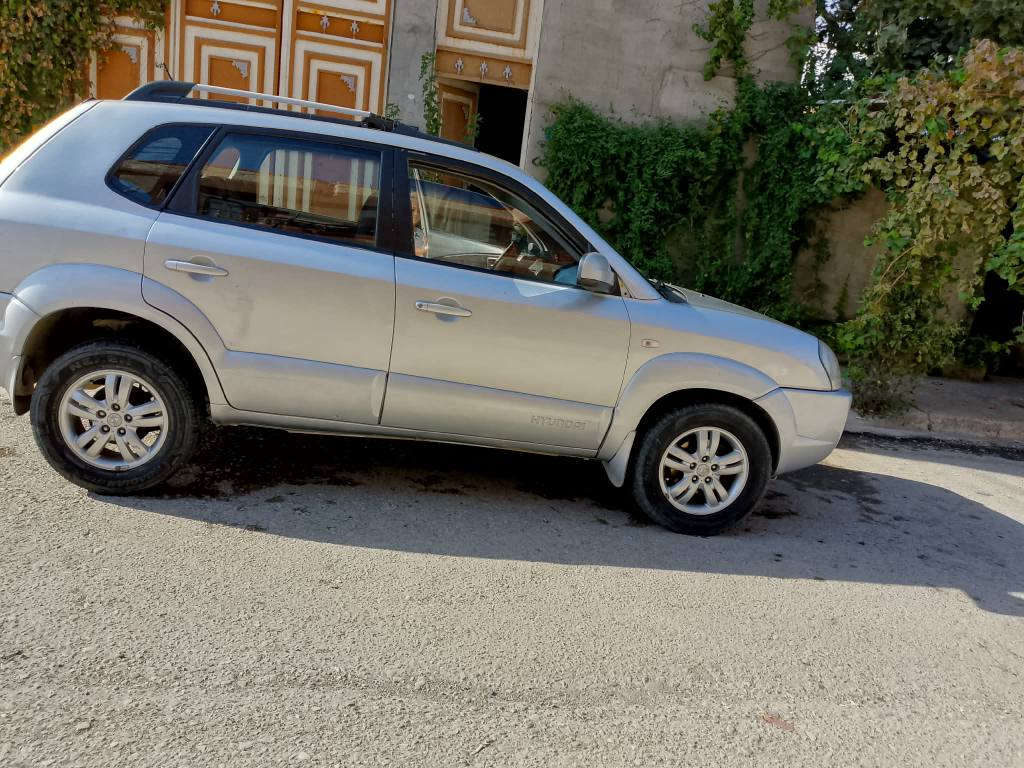 ***********
بڕاوە مۆدیل ٢٠٠٦
گاز سۆپەر و ئەنجێکتەر
فول بێ سڵاید بشدار, السليمانية
