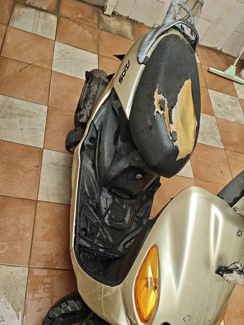 السلام عليكم
اكزس للبيع الدراجه نضيفه مامجفته ولا مره ..بس بيه الشاصي شويه بي عواج 
السعر ٥٠٠ الف 
تجي وتشوف وبعدين عامل عليها بيها مجال بسيط 
للتواصل ***********
