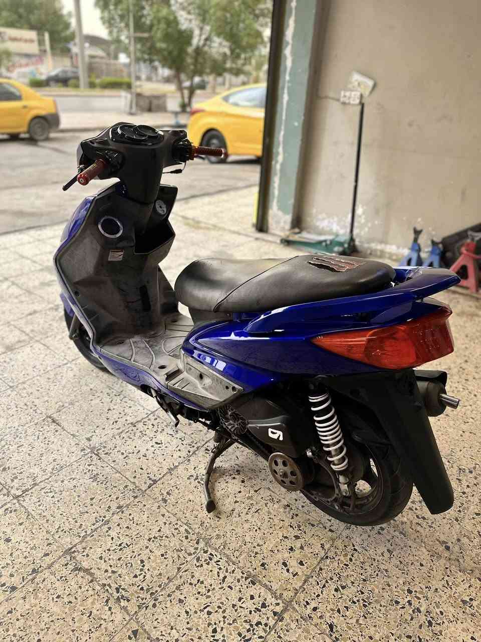 سلام عليكم فحل كابريتر للبيع مكينتها مزوده كلها شغل خارج ما معروفه شكد كابريتر بيها عكس جبير صالنصه كاو مكينتها كفاله نكره بكل وقت شلعه ومعدل سم وناعمه كلش دراجه حلوه وكاعده بيها نواعم سعرها 1100 مليون وميه مكاني البياع الاتصال ***********
