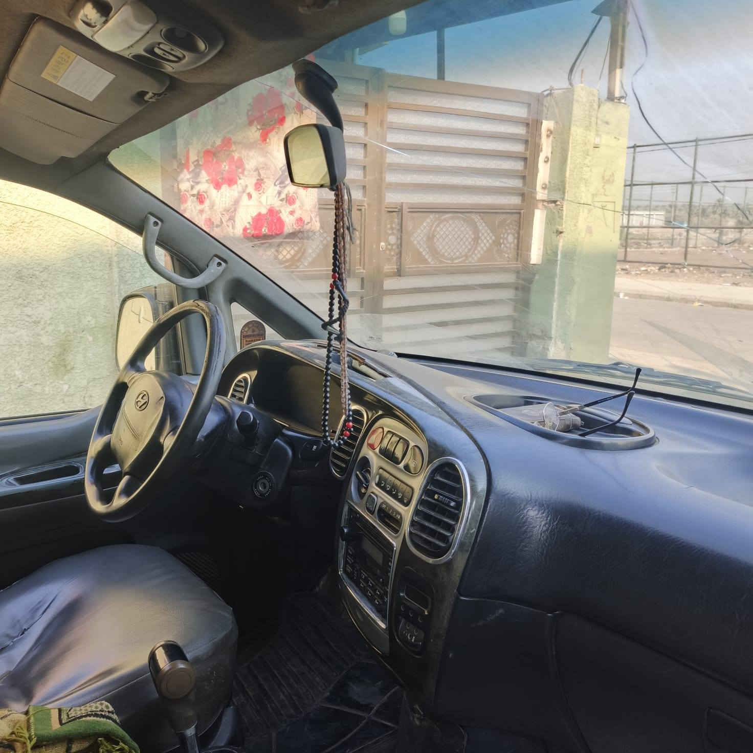 استاركس موديل 2007 رقم واسط
مكينه جديده قبل شهر مشدوده 
شواصي نضيفات السياره حلوه 
المكان واسط الصويره السعر ٧٠وبيه مجال رقم الاتصال ***********
