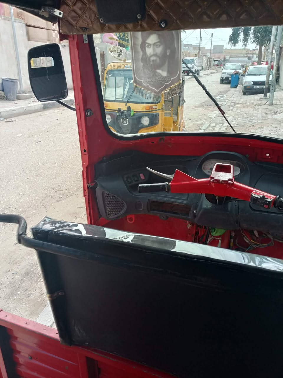 السلام عليكم تيك توك للبيع مكانه كربلاء موديل 18ماكينه 21 تي في اس اثنين وبيها مجال***********
