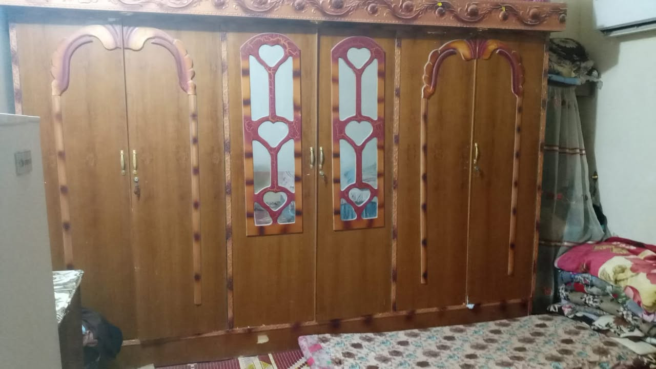 غرفة لبيع بسعر مناسب 300 الف مكاني كربلاء الحر الجمالية 

***********
