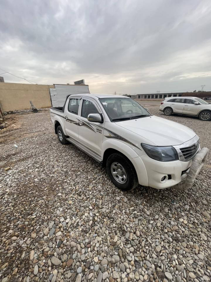 تيوتا هايلوكس 4*4 فورويل  موديل (٢٠١٥) اوتماتيك كويتي رقم بغداد دولي
تخم تاير صدر جديد كلها كاملة مابيها نقص ابددد بيها صبغ اباب السكن من جوه شويه. 

السعر (٢١٨) وبيها مجال.

مكاني ديالى بعقوبة. /***********
