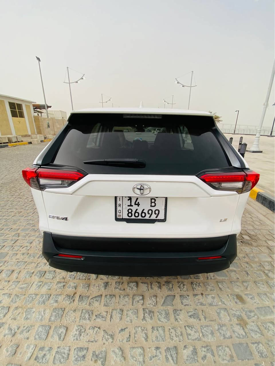 السلام عليكم 
للبيع سياره تويوتا راف فور LE
خمسة راكب 
موديل 2023 
كفاله عامه 
من الصبغ والضربه والتبديل والبارد 
تعمل تسير بأمريكا 
شرط الفحص 
مقاعد لكزز 
رادار امامي 
توقف ذاتي 
تحديد مسار 
منبه مسافات بعيدة 
مانع انزلاق 
تحكم اتجاهين 
مثبت سرعة 
ماشية 66 الف 
ثلاثة انظمة للقياده 
السعر 238 $ 
للاستفسار الاتصال على 
*********** 
راسلني ادزلك فيديو الفحص مالتها البصرة, العراق
