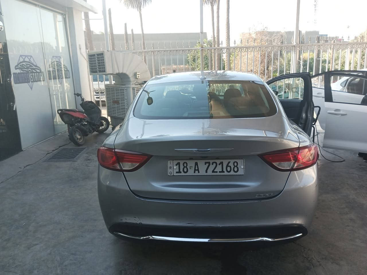 سلام عليكم ورحمة الله وبركاته
للبيع كرايسلر C200 موديل 2015 —  

• محرك اربعه سلندر 2.4 قوي واقتصادي

• كير أوتوماتيك 9نمر  ناعم جداً

• ماشية 160 ألف كم

• تبريد ممتاز

• الحرارة ثابتة 96 صيفاً وشتاءً يعني جوه النص

• برمجة كاملة + بصمة 

• تحكم ستيرن

• لايت  زينون

• هزّة جديدة

• رقم جديد دولي تحويل اي محافظة 

•  الصدر 70%
ضرر السياره فقططططط دعاميه الاماميه 

سيارة استخدام شخصي، نظيفة .

الموقع: بغداد /الأعظمية ـ سبع ابكار

السعر. 105

ترهم مراوس حسب النظافة والقناعة 

***********
