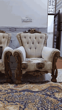 تخم للبيع نضيف السعر ٣٠٠ قفل الشراي يتصل ***********
