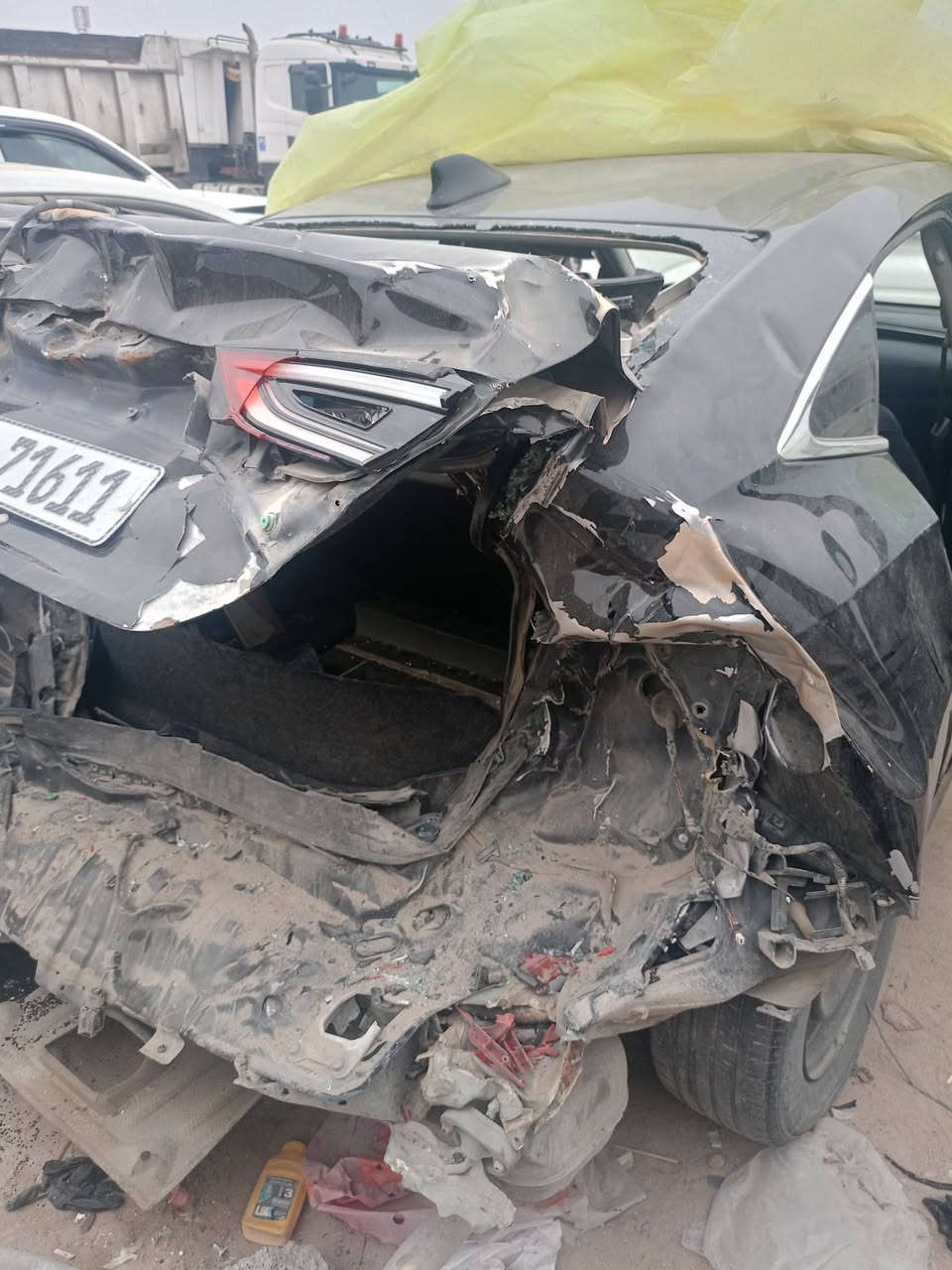 سلام عليكم هوندا انسايت موديل 22تورنك فول مواصفات ضربته من امريكا بس قبق جنطه وانضربت هنا بل عراق مثل ماموضح والسياره بجم كبس السعر75وبيها مجال قليل مكانه بصره رقم ***********
