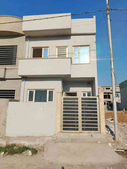 دار للبيع مساحة ٩٢م واجهة ٦ الا ربع   في هيما ستي الثانية جمعية الحدباء كارت بلدي بسمي طابقين كامل صحيات بالطابقين  ثلاث غرف صحيات  السعر المطلوب ٨٨ مليون وبي مال بناء حديث فارغ غير مسكون موقع البيت قريب على شارع ١٢ رقم القطعة ٣٦٨
للاستفسار الاتصال على الرقم ***********
