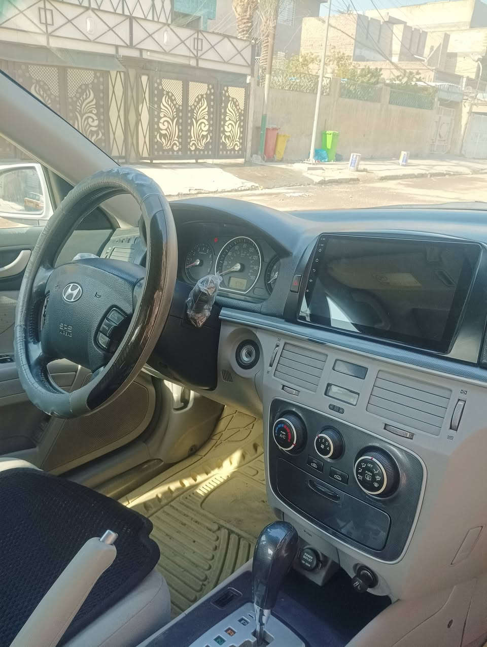 السلام عليكم من رخصت مدير الاكروب المحترم 
سوناتا وارد امريكي موديل 2008 حادث جاملغ خلفي الايمن 
بدون حوض ودواخل صبغ جاملغ نفسه مع باب يعني توحيد اللون 
السياره فول فتحه وتحكم ستيرن الجهتين وكشن السايق كهرباء 
ويل كب شاشه مكينه وكير جدد شواصي لغود جدد تبريد تدفئه 
السعر 90 ورقه امريكي دولار 
العنوان حي الامين الثانيه قرب جامع المحسن 
موبايل ***********
