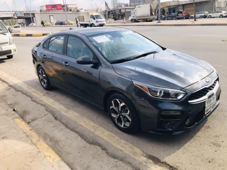 السلام عليكم 
كيا فورتي 2019 
وارد امريكي نص فول ويل كروم تحكمات ستيرن بك لايت وعدسه تبريد لمس شاشه كبيره طخم صدر طخم تاير كله جديد سياره وضع شركه ماشيه 70 سنويه جديد سياره بسمي شرط وكاله وتحويل محرك ما مفتوح كير بشرط ضرر جاملغ امامي وجاملغ خلفي بدون دواخل بدون ايرباك 
: مكان سياره القياره 

‭٠٧٧١ ٧٢٠ ٥٣٠٣‬
