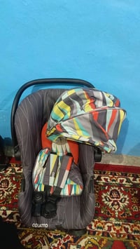 عربانة طفل • كرسي سياره • بحالة جديدة