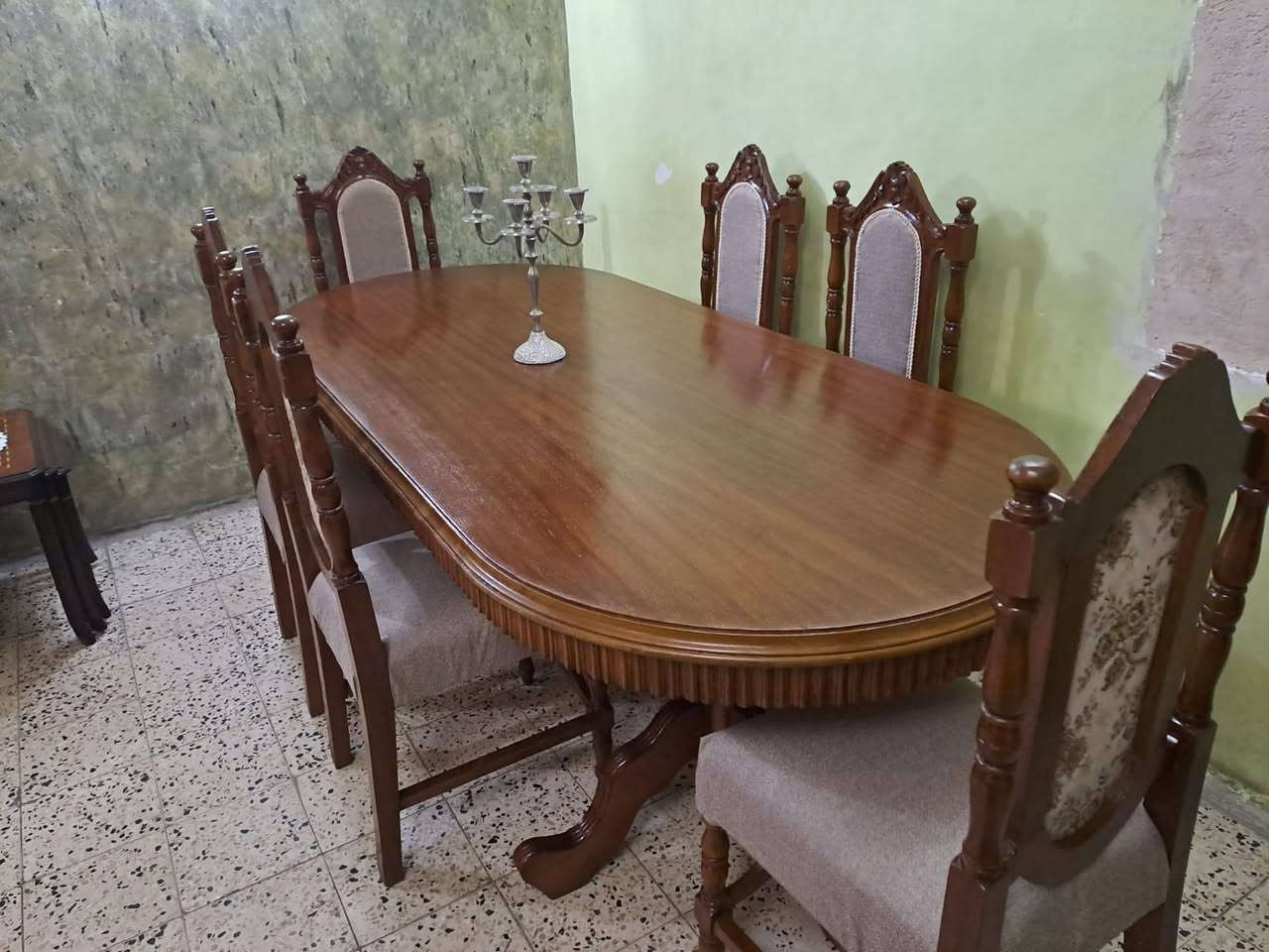 ميز طعام ٦ كراسي خشب صاج بورمي شغل عراقي المكان بغداد الاتصال  ***********
