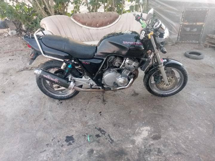 ياالله 
سلام عليكم اخوان دراجه سيبي فورر جيل اول 16 ولف ما ناقصه اي شي مكفوله من كلشي وين متريد تاخذه اخذه افحصه دراجه بيه سرعه خيرر من الله شلعه ومعدل ارجع واكلك مكفوله من كلشي مكاني الفلوجه الصقلاوية هاي اراقمي
***********
***********
