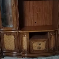 بوفيه تركي كبير الحجم عدد مجرات 2 و دواليب زجاج 6 و بدون زجاج 4 و مساح...