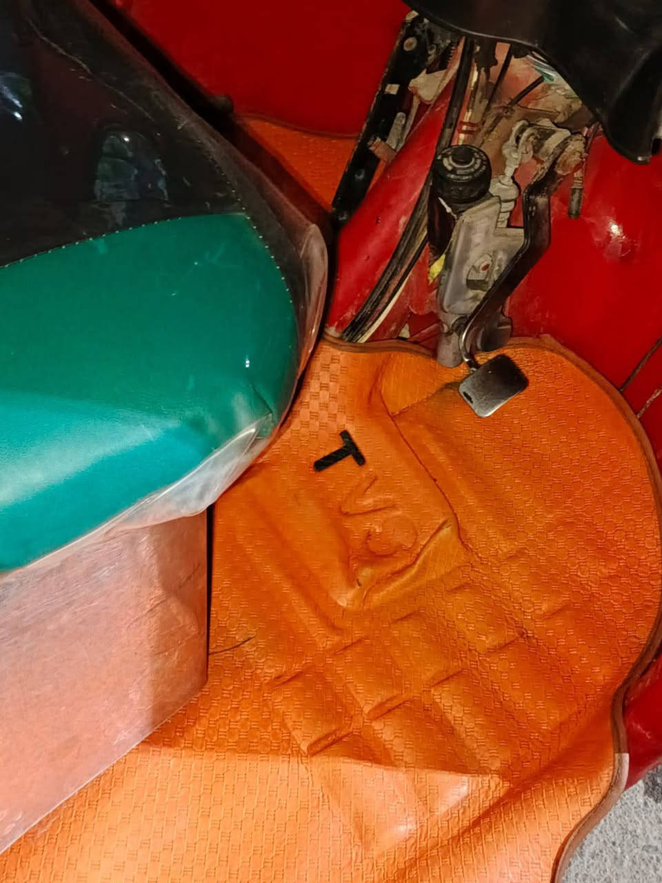 تيك تيك 18 سنويه ***********
