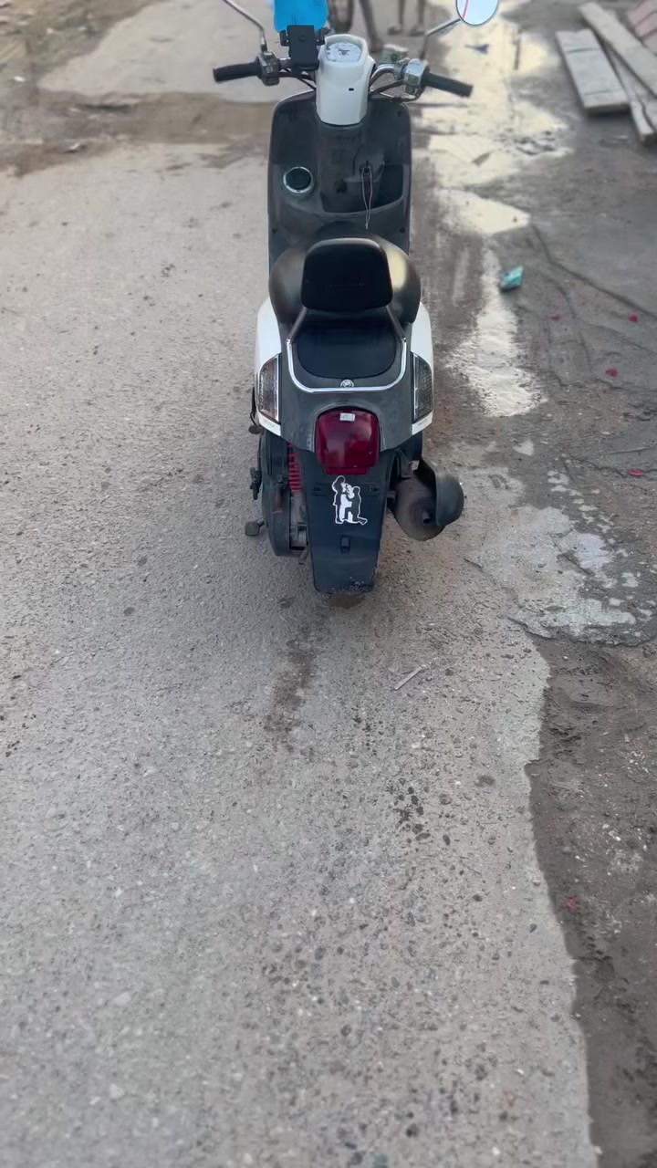 السلام عليكم دراجه بوليس موديل 2008 صارلها 3اشهر نازله من الرمبه مكفومه من الفتح بلادي مابيها شغله تجاري ابد السعر 875بيها مجال ***********
