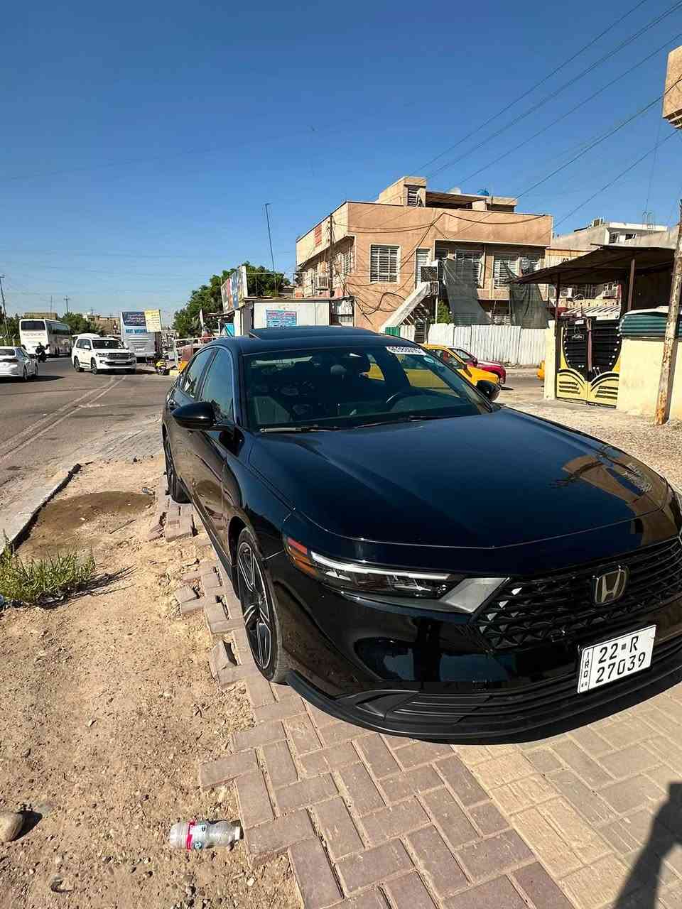 السلام عليكم للبيع هوندا اكورد 2024 حادثه باب خلفي طخه بسيطه وع حطته الباب + جاملغ امامي مصبوغ ب امريكا بدوون ايرباك وسونار موجود سياره جديده مابيه برغي نقص ماشيه 103miسعره 172 وبيه مجال قليل ***********
