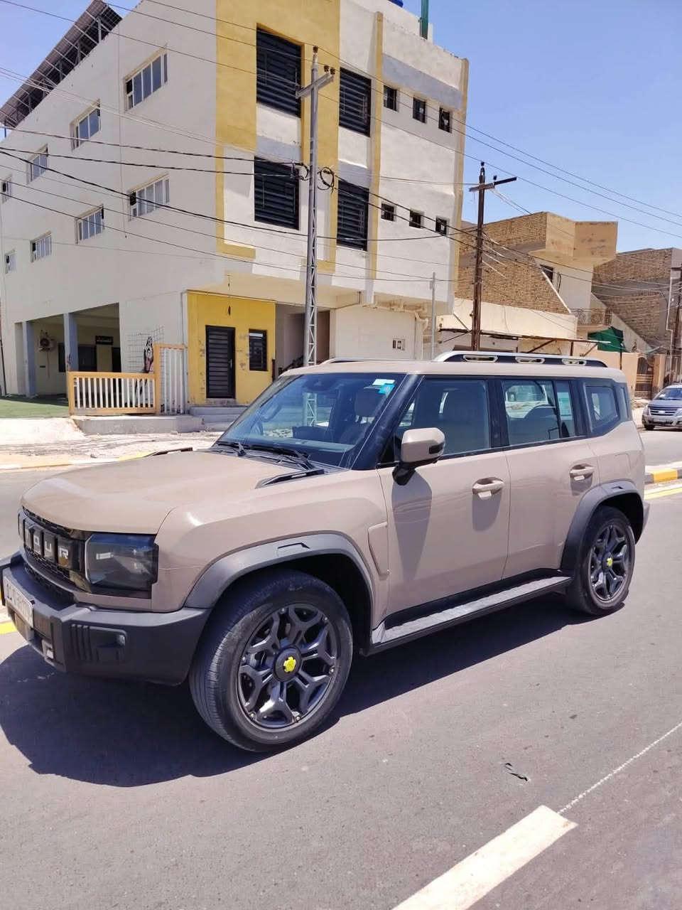 JETOUR T2
للبيع سياره فول واحد على واحد معروف عن مواصفات الجيتور سياره ماشيه 70.000 داخل الضمان بعدها ملتزم او دفتر الضمان موجود مرقم بغداد سياره كامله مكملة من كافه النواحي 
العنوان:الديوانية 📍
للاتصال: ‭***********‬📞
