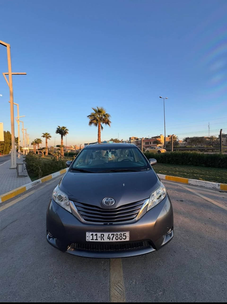 بسم الله الرحمن الرحيم 
        «للبيع فقط»
 TOYOTA SIENNA 2015  
السيارة مخزنة ماشية 57 الف فقط 
شرط الفحص وين ميعجبك——

كلين تايتل – مكفول من كلشي ✅
الكتلوكات والسويج الاحتياط والعده كله وياه
صور امريكا والكارفاكس مرفقة بل صور
بيه فقط بل عراق مضروبة 
طابوكه بل بنيد ومصلحة عله كده
موضحه بل صور
وبيه مكانات pdr

الفئة: LE موصفات عادية 
* شاشة 
* كامرة خلفية 
* شاشة اعطال
* تحكم ستيرن جهتين
* كروز سرعة
* ابواب سلايت كهرباء
* كشن السائق كهرباء 
* تبريد 3 قطع
* 7 راكب
* لايت اوتو + نهاري
* كشافات ضباب

حجم المحرك: 3.5 لتر V6 قوي 💪
كير اوتو ماتيك + سبوت 6 سرعات🔥

رقم بغداد + سنوية + هزه كله جديد جاهز✅

—— مسويله ادامه كامله دهن + فلاتر 
نوزلات بلكات فلتر فيت بم تخم تايرات
الصدر كله بلادي 100‎%‎ ———✅
____السيارة جاهزة ونضيفة جدا 
(((نقصه فقط تبريد ضعيف )))
للاستفسار :***********
الموقع 📍: < بغداد.الغزالية>
السعر  💵: < 215 ورقة > بيه مجال بسيط
اتشوف السعر غالي السيارة نضيفة جدا
وماكو بنضافتة وبموديله بل عراق كله
اسف عل اطلة 🌹بس ذكرت كلشي
 علمود لحدايضل يسئل🙃 بغداد, العراق
